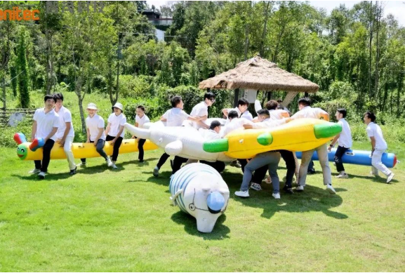 888集团PCB分板机团队森林奇遇记：80人东方香园团建--拾趣自然，，，乐在野外