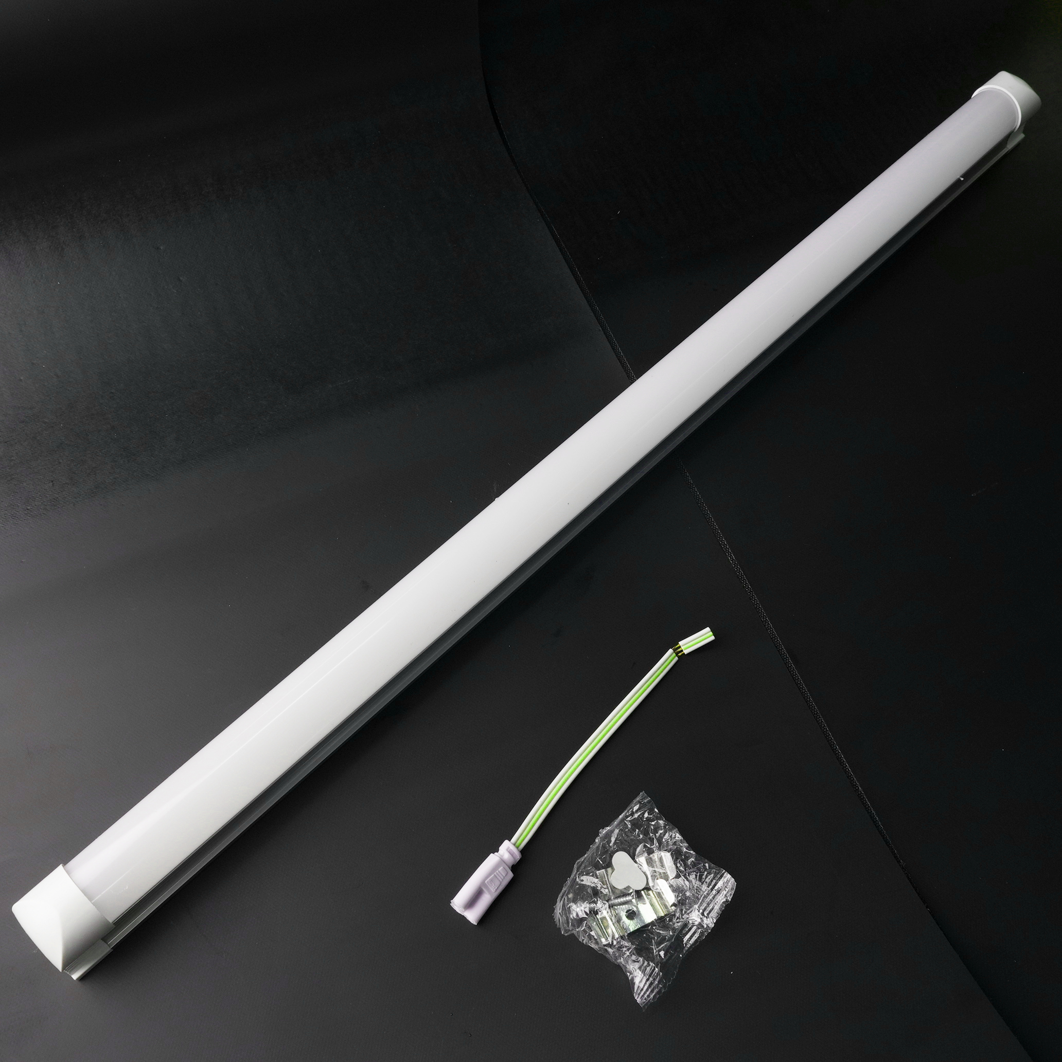 LED��ɫ�չ�ƹ� BESD,T5-0.6M,DC24V